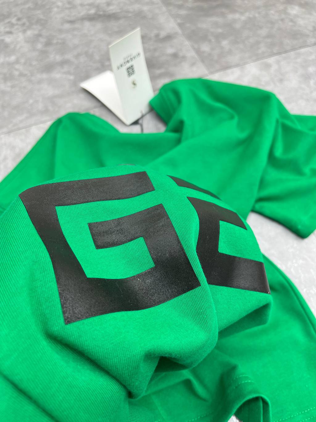 Givench* T-shirt